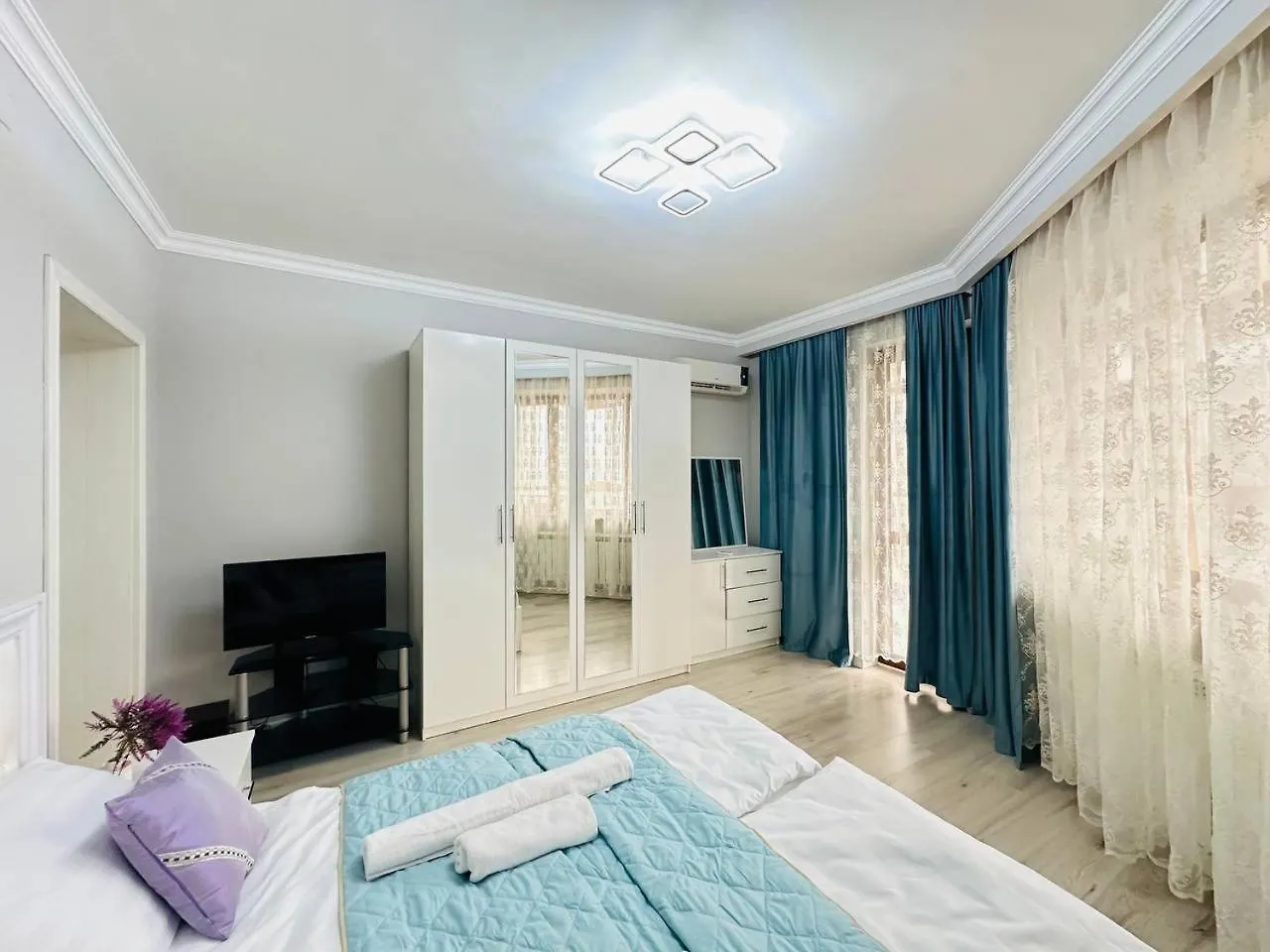 אלמטי Ns Tau 3-Room Apartments 0*,